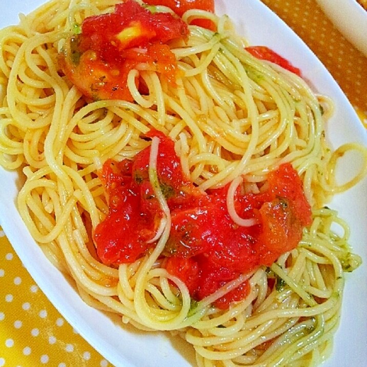 簡単✿トマトとバジルソースのにんにくパスタ♪